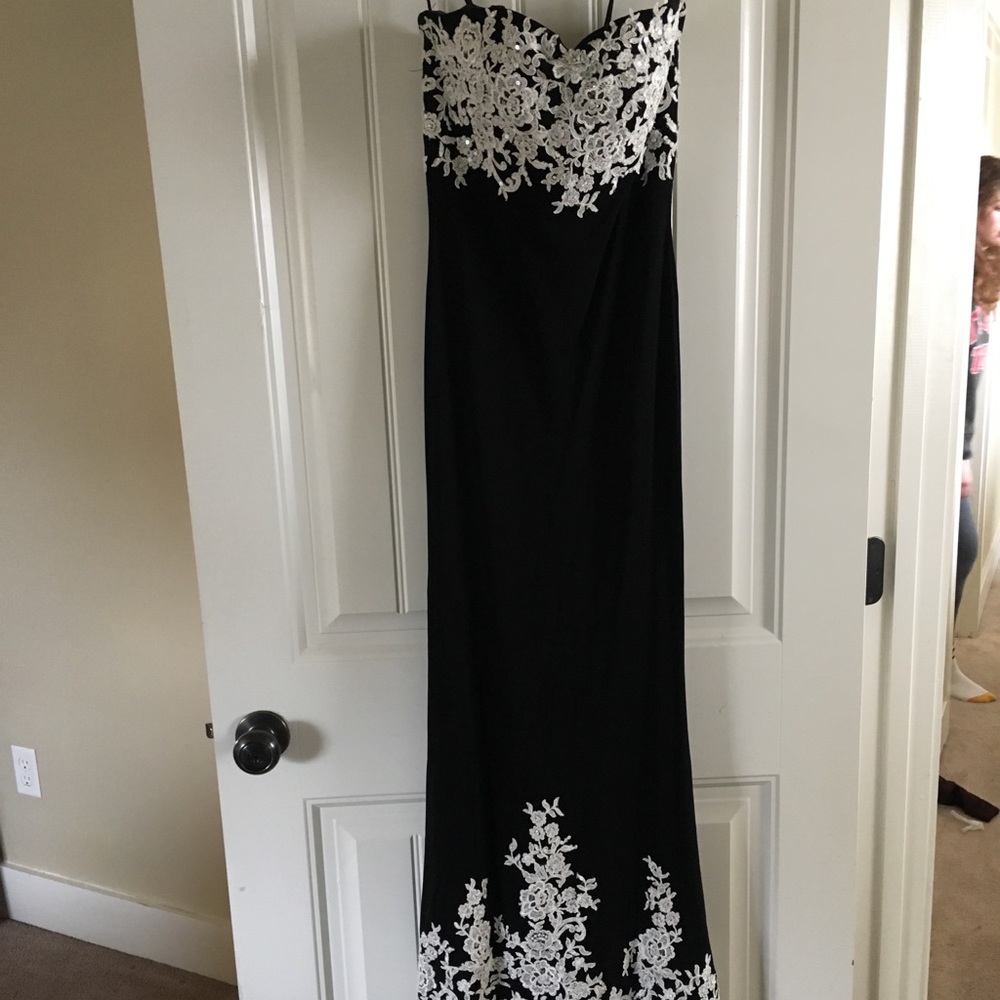 Black with White lace formal gown BEAUTIFUL, PROM